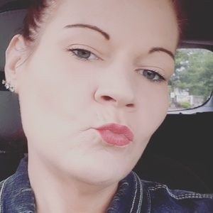 Meet your Posher, Traci